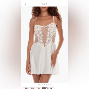 Flora Nikrooz Showstopper White Floral Lace Chemise